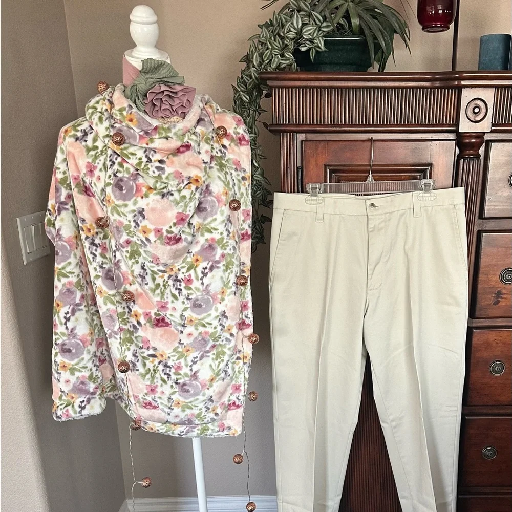 Men’s Cherokee Creme/Beige Pants - 34” waist x 32” length. - Picture 7 of 7